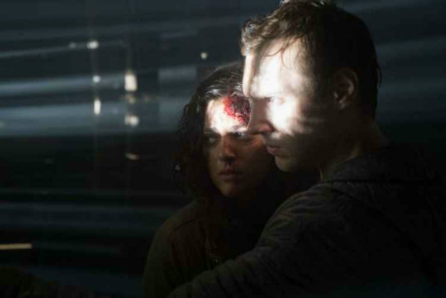 Mesmo na penumbra, o medo no novo A bruxa de Blair é aparente: o diretor Adam Wingard bebeu diretamente da narrativa do original de 1999. foto: Chris Helcemanas-Benge/Divulgação/ Mesmo na penumbra, o medo no novo A bruxa de Blair é aparente: o diretor Adam Wingard bebeu diretamente da narrativa do original de 1999. foto: Chris Helcemanas-Benge/Divulgação/