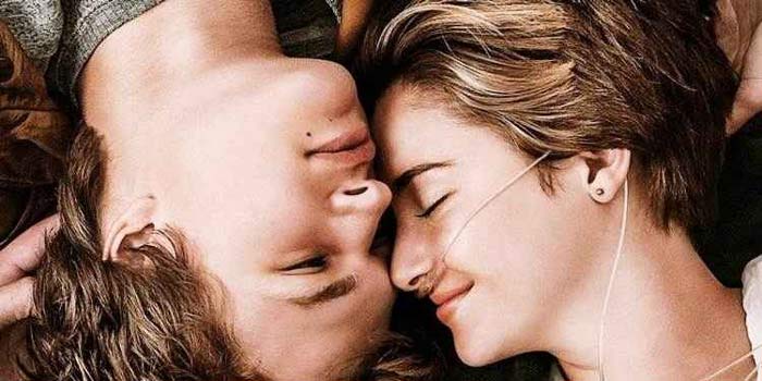 Gus, baseado em Dalton, e Hazel Grace, inspirada em Esther Grace, se apaixonaram em uma sessão coletiva para doentes terminais. Foto: Facebook/Reprodução