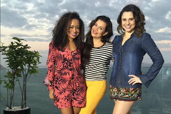 Fernanda Souza (Mili) convida Aretha Oliveira (Pata) e Francis Helena (Cris) para sess&atilde;o especial espet&aacute;culo. Foto: Instagram/Reprodu&ccedil;&atilde;o/