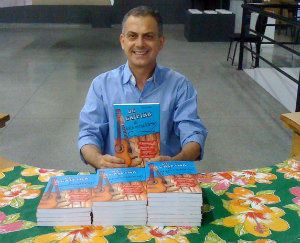 Edvan Antunes assina De caipira a universitário: a história do sucesso da música sertaneja. Foto: Arquivo pessoal/Divulgação