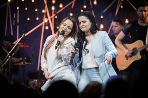 Maiara e Maraísa cantam a autonomia das mulheres em bares, festas, baladas. Foto: Divulgação