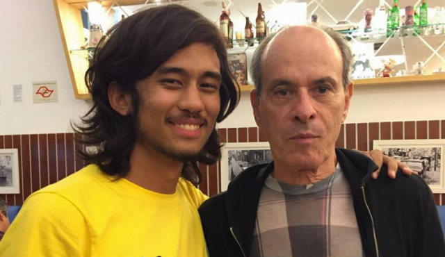 "Depois da manifestação de ontem, encontrei um grande ídolo e defensor do impeachment: Ney Matogrosso", diz a legenda da foto postada em dezembro de 2015. Foto: Facebook/Reprodução/ "Depois da manifestação de ontem, encontrei um grande ídolo e defensor do impeachment: Ney Matogrosso", diz a legenda da foto postada em dezembro de 2015. Foto: Facebook/Reprodução/