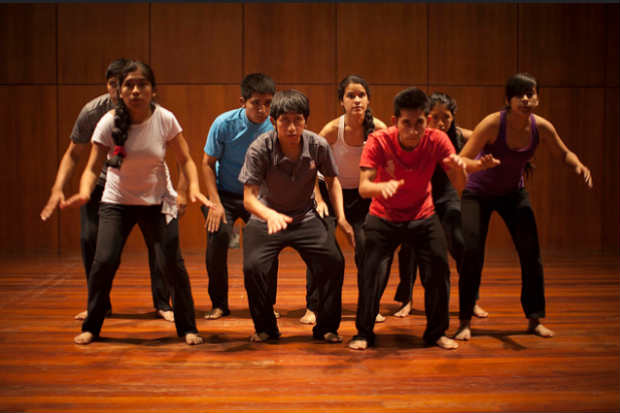 No Recife e em Olinda, as apresentações do Cena CumpliCidades 2016 ocorrerão gratuitamente em espaços públicos e nos teatros Apolo e Hermilo Borba Filho, a preços populares. Foto: Agência Pavio/Divulgação/ No Recife e em Olinda, as apresentações do Cena CumpliCidades 2016 ocorrerão gratuitamente em espaços públicos e nos teatros Apolo e Hermilo Borba Filho, a preços populares. Foto: Agência Pavio/Divulgação/
