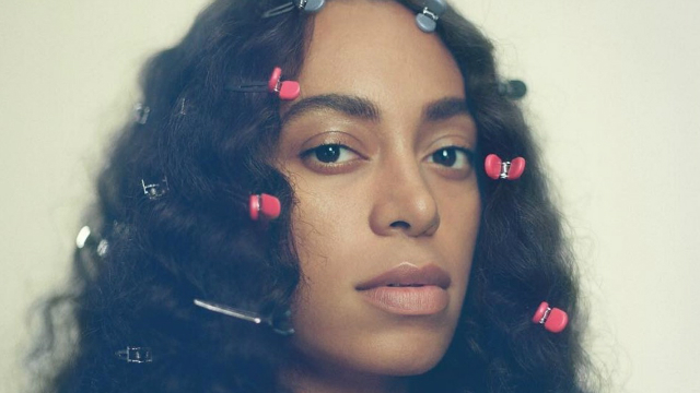 O orgulho de sua negritude, como o cabelo afro, se tornou inspiração para o novo álbum da cantora. Foto: Saint Records/Columbia/Divulgação/ O orgulho de sua negritude, como o cabelo afro, se tornou inspiração para o novo álbum da cantora. Foto: Saint Records/Columbia/Divulgação/