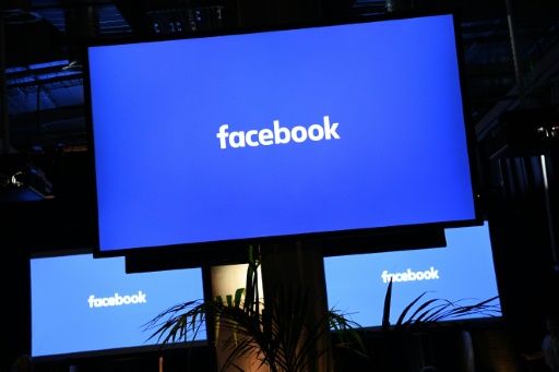 O Facebook foi alvo de críticas repetidas vezes por suprimir conteúdos importantes por considerá-los chocantes/© AFP/Arquivos Justin Tallis