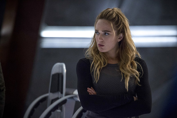 Int&eacute;rprete da hero&iacute;na Can&aacute;rio Branco, Caity Lotz dispensa dubl&ecirc;s. Foto: CW/Divulga&ccedil;&atilde;o/