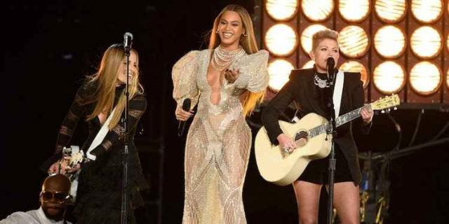 Diva pop, Beyoncé surpreende público e se apresenta em premiação country. Foto: Twitter/Reprodução/ Diva pop, Beyoncé surpreende público e se apresenta em premiação country. Foto: Twitter/Reprodução/