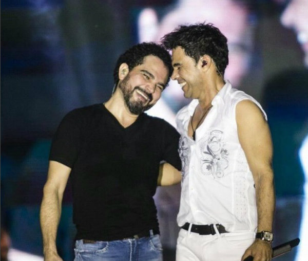 Dupla fez o &uacute;ltimo show da turn&ecirc; Flores em vida, neste s&aacute;bado, em Olinda. Foto: Reprodu&ccedil;&atilde;o/Instagram/