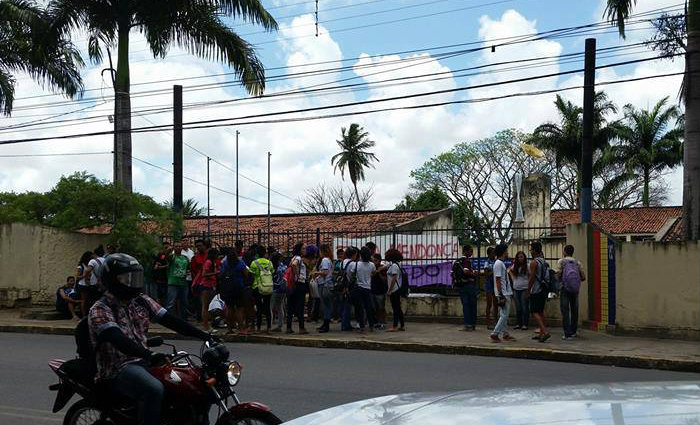 Unidade é a primeira escola pública ocupada no Recife pelo movimento dos estudantes contra as mudanças no Ensino Médio e a PEC 241.Foto: Direitos Urbanos/ Reprodução/ Facebook