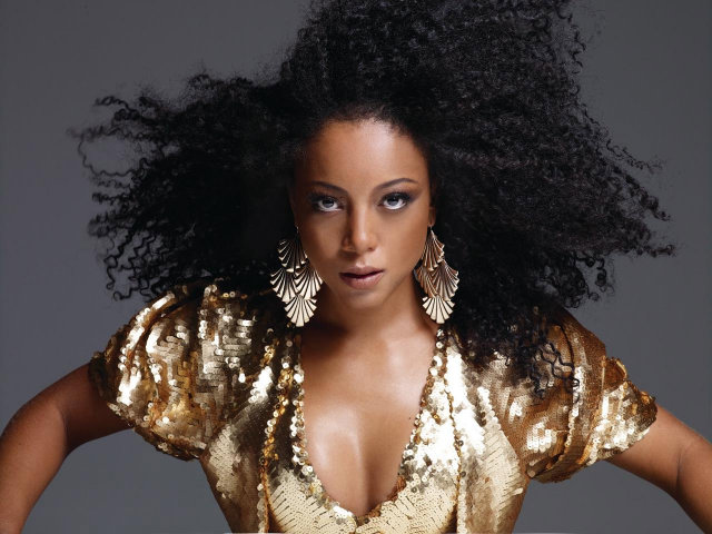 Transitando entre o soul e o rap, Negra Li se prepara para lan&ccedil;ar &aacute;lbum novo em 2017. Foto: Negra Li/Divulga&ccedil;&atilde;o/