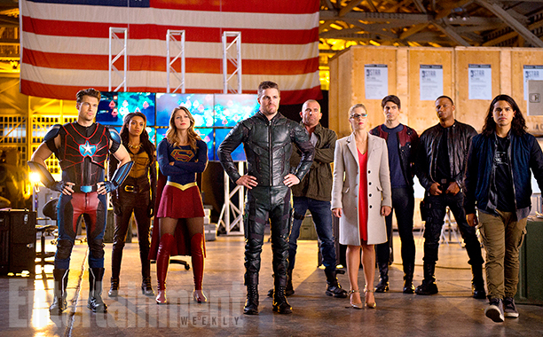 O crossover m&uacute;ltiplo &eacute; in&eacute;dito em s&eacute;ries da CW. Foto: Entertainment Weekly/Reprodu&ccedil;&atilde;o/