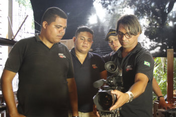 Equipe da Pro-Rec investe em equipamentos e edição de imagens, entregando os videoclipes prontos em cerca de uma semana. Foto: Shilton Araújo/Esp.DP