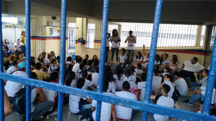 Escola Barbosa Lima, no Cabanga, foi ocupada nessa quinta. Foto: Facebook/Reprodução