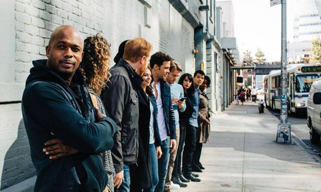 O elenco do novo musical In Transit, que estreia em 11 de dezembro na Broadway. Foto: Facebook/Reprodu&ccedil;&atilde;o/