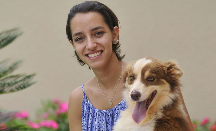 Renata Bernabé tosa pelos do seu cachorro Mel para diminuir o calor. Foto: Minervino Junior/CB/Renata Bernabé tosa pelos do seu cachorro Mel para diminuir o calor. Foto: Minervino Junior/CB Renata Bernabé tosa pelos do seu cachorro Mel para diminuir o calor. Foto: Minervino Junior/CB/Renata Bernabé tosa pelos do seu cachorro Mel para diminuir o calor. Foto: Minervino Junior/CB