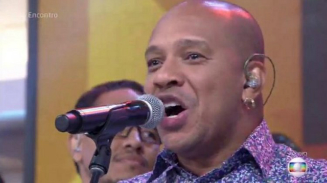 Grupo de pagode brincou com a semelhança entre as duas músicas. Foto: Globo/Reprodução/