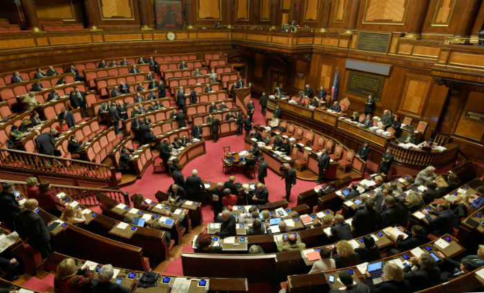 Senado italiano debate o orçamento de 2017. Foto: Tiziana Fabi/AFP/ Senado italiano debate o orçamento de 2017. Foto: Tiziana Fabi/AFP/