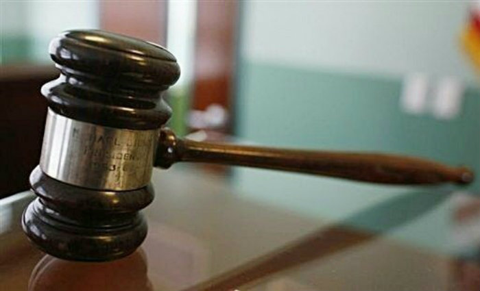 A Justiça belga denunciou nesta quarta-feira três pessoas por "participação em atividades de um grupo terrorista" por supostamente recrutar combatentes para a Síria e dar apoio econômico ao grupo extremista Estado Islâmico (EI). Foto: Arquivos/AFP Photo/A Justiça belga denunciou nesta quarta-feira três pessoas por "participação em atividades de um grupo terrorista" por supostamente recrutar combatentes para a Síria e dar apoio econômico ao grupo extremista Estado Islâmico (EI). Foto: Arquivos/AFP Photo A Justiça belga denunciou nesta quarta-feira três pessoas por "participação em atividades de um grupo terrorista" por supostamente recrutar combatentes para a Síria e dar apoio econômico ao grupo extremista Estado Islâmico (EI). Foto: Arquivos/AFP Photo/A Justiça belga denunciou nesta quarta-feira três pessoas por "participação em atividades de um grupo terrorista" por supostamente recrutar combatentes para a Síria e dar apoio econômico ao grupo extremista Estado Islâmico (EI). Foto: Arquivos/AFP Photo