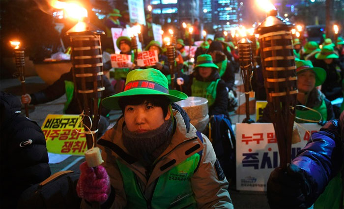 Parlamento da Coreia do Sul registrou nesta quinta-feira uma moção de destituição da presidente Park Geun-hye. Foto: AFP Photo