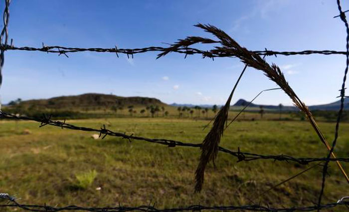 Cerca em área conhecida como Jardim de Maytrea estabelece atual limite do Parque Nacional da Chapada dos Veadeiros. Foto: Marcelo Camargo/Agência Brasil