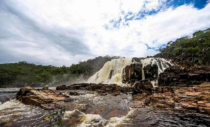 Cachoeira conhecida como Cariocas, no Parque Nacional da Chapada dos Veadeiros. Foto: Marcelo Camargo/Agência Brasil