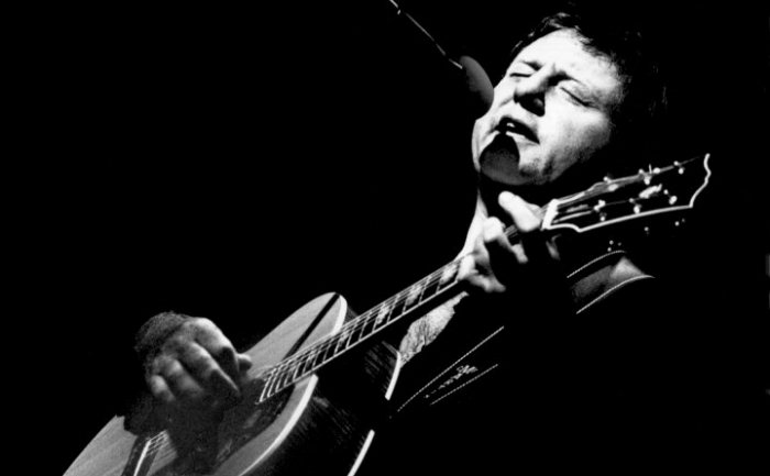 Greg Lake era baixista e vocalista do King Crimson e Emerson, Lake & Palmer. Foto: Facebook/Reprodução/Greg Lake era baixista e vocalista do King Crimson e Emerson, Lake & Palmer. Foto: Facebook/Reprodução Greg Lake era baixista e vocalista do King Crimson e Emerson, Lake & Palmer. Foto: Facebook/Reprodução/Greg Lake era baixista e vocalista do King Crimson e Emerson, Lake & Palmer. Foto: Facebook/Reprodução