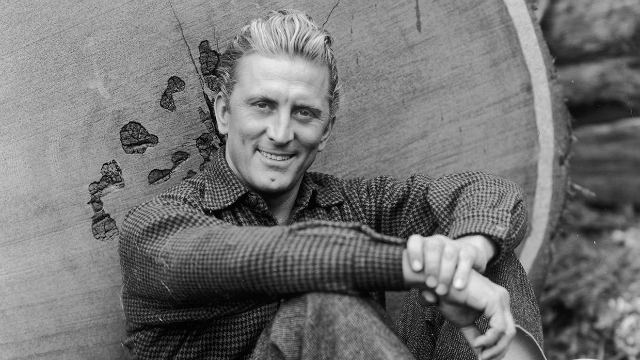 Kirk Douglas comemora os 100 anos hoje, dos quais 62 passou lado da esposa, Anne. Foto: MGM/Reprodução/ Kirk Douglas comemora os 100 anos hoje, dos quais 62 passou lado da esposa, Anne. Foto: MGM/Reprodução/