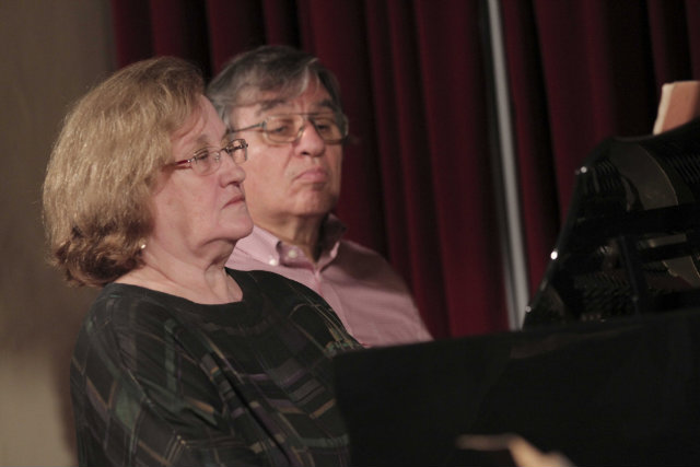 Ana L&uacute;cia Altino, ao piano, acredita nas emo&ccedil;&otilde;es despertadas pela m&uacute;sica cl&aacute;ssica em qualquer ambiente al&eacute;m dos teatros. Foto: Flora Pimentel/Divulga&ccedil;&atilde;o/