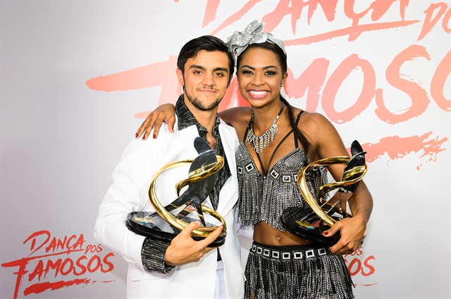 Felipe Simas e a bailarina Carol Agnelo dançaram tango e samba neste domingo. Foto: Globo/Divulgação/ Felipe Simas e a bailarina Carol Agnelo dançaram tango e samba neste domingo. Foto: Globo/Divulgação/