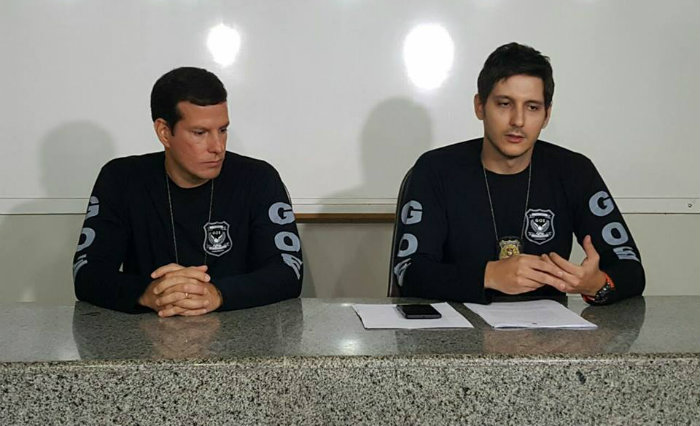 Detalhes sobre a operação foram apresentados pelos delegados Guilherme Caraciolo e Ramon Teixeira, do GOE. Foto: Polícia Civil/ Divulgação/ Detalhes sobre a operação foram apresentados pelos delegados Guilherme Caraciolo e Ramon Teixeira, do GOE. Foto: Polícia Civil/ Divulgação/