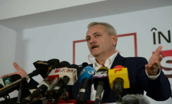 O líder do PSD, Liviu Dragnea, em entrevista coletiva, em Bucareste, em 11 de dezembro de 2016. Foto: Daniel Mihailescu/AFP/ O líder do PSD, Liviu Dragnea, em entrevista coletiva, em Bucareste, em 11 de dezembro de 2016. Foto: Daniel Mihailescu/AFP/