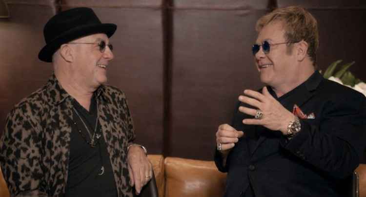Bernie Taupin e Elton John ir&atilde;o avaliar as ideias submetidas no concurso. Foto: YouTube/Reprodu&ccedil;&atilde;o/