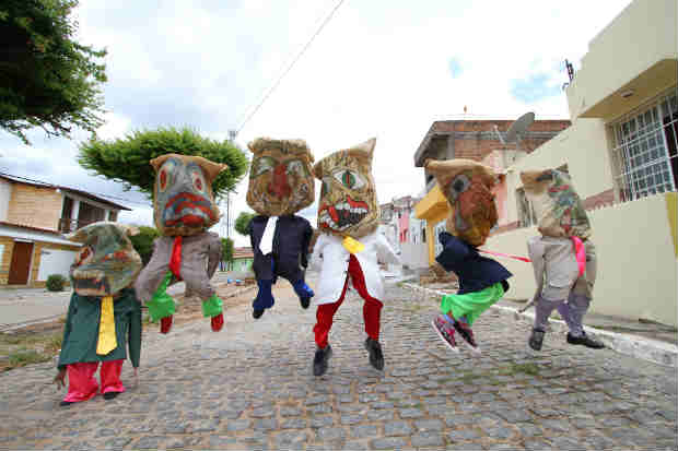 /Bonecos de cabeça grande e corpo pequeno são uma das atrações do carnaval de Pesqueira. Foto: Paulo Paiva/DP /Bonecos de cabeça grande e corpo pequeno são uma das atrações do carnaval de Pesqueira. Foto: Paulo Paiva/DP