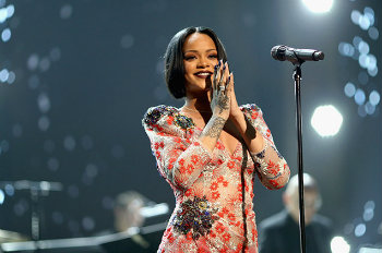 Rihanna se destaca entre artistas femininas mais ouvidas e é referência no R&B. Foto: Reprodução da internet