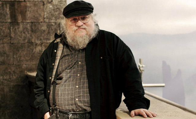 O escritor e roteirista também está na expectativa pelo ano novo. Foto: Nick Briggs/HBO/Reprodução/