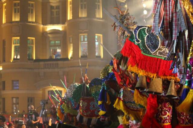 Sem Naná Vasconcelos, nações de maracatu se reunirão em cortejo até o Marco Zero na abertura do carnaval. Foto: Diego Nigro/Divulgação/ Sem Naná Vasconcelos, nações de maracatu se reunirão em cortejo até o Marco Zero na abertura do carnaval. Foto: Diego Nigro/Divulgação/