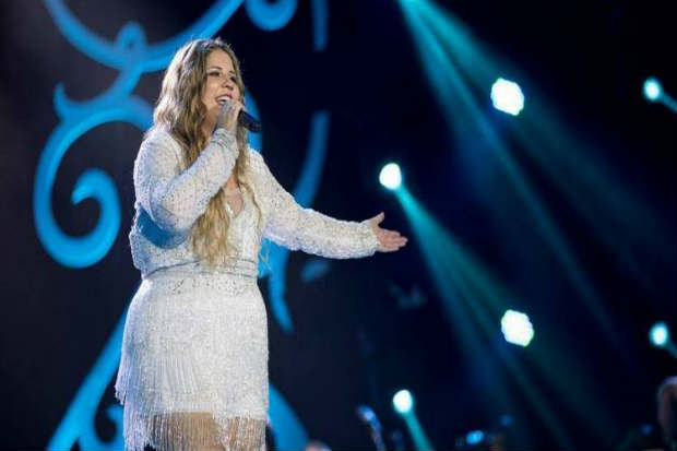 Mar&iacute;lia Mendon&ccedil;a mant&eacute;m f&oacute;rmula da "sofr&ecirc;ncia" e lan&ccedil;a tr&ecirc;s m&uacute;sicas in&eacute;ditas. Foto: YouTube/Reprodu&ccedil;&atilde;o/