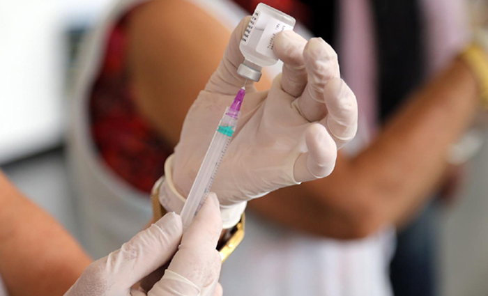 No último semestre de 2016, o Ministério da Saúde enviou 1,7 milhão de doses da vacina e outras 400 mil doses neste ano. Foto: Osnei Restio/Prefeitura de Nova Odessa/No último semestre de 2016, o Ministério da Saúde enviou 1,7 milhão de doses da vacina e outras 400 mil doses neste ano. Foto: Osnei Restio/Prefeitura de Nova Odessa No último semestre de 2016, o Ministério da Saúde enviou 1,7 milhão de doses da vacina e outras 400 mil doses neste ano. Foto: Osnei Restio/Prefeitura de Nova Odessa/No último semestre de 2016, o Ministério da Saúde enviou 1,7 milhão de doses da vacina e outras 400 mil doses neste ano. Foto: Osnei Restio/Prefeitura de Nova Odessa