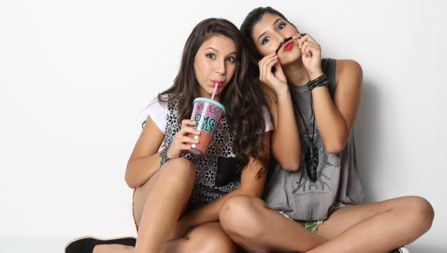 Meninas têm dezenas de vídeos publicados no YouTube. Foto: Facebook/Reprodução/