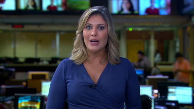 Flavia chegou a substituir âncoras nos telejornais e apresentar o Jornal Hoje aos sábados. Foto: TV Globo/Reprodução/ Flavia chegou a substituir âncoras nos telejornais e apresentar o Jornal Hoje aos sábados. Foto: TV Globo/Reprodução/