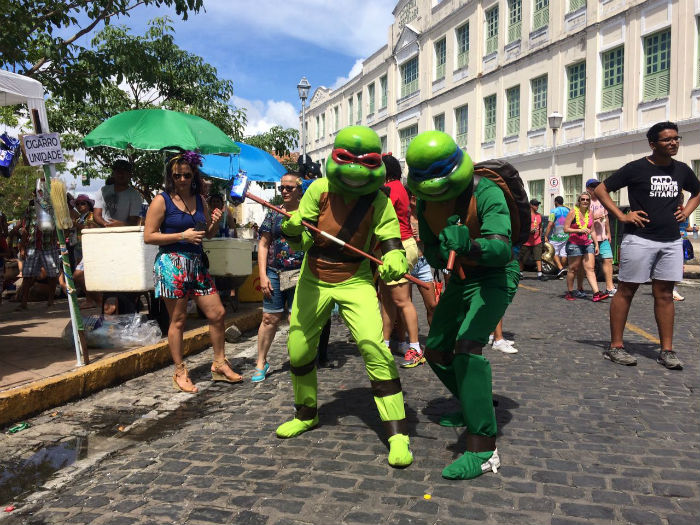 Casal de comerciantes vem de Carpina h&aacute; 10 anos para curtir o bloco. Foto: Wagner Souza/Esp. DP./