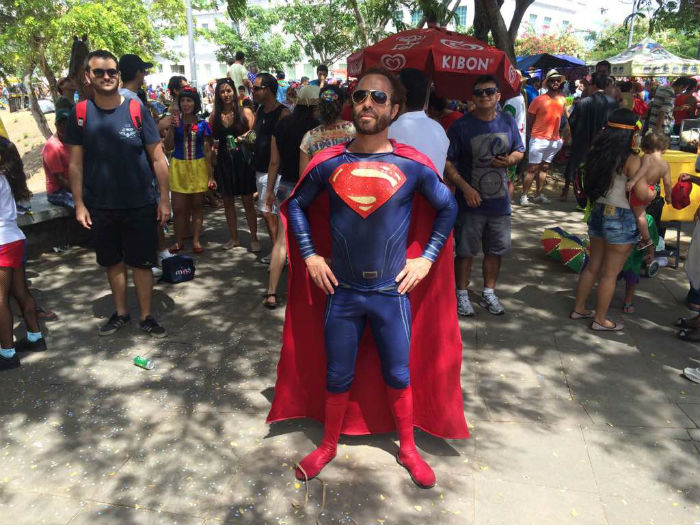 Darlan-Super-Nando-Reis é a fantasia do enfermeiro veterinário Darlan Gomes. Foto: Wagner Souza/Esp.DP. 