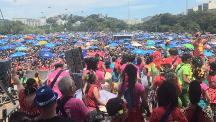 Sargento Pimenta atrai 180 mil pessoas ao Aterro do Flamengo e virou um dos blocos mais tradicionais do carnaval carioca/facebook.com/bspimenta//Divulgação Sargento Pimenta atrai 180 mil pessoas ao Aterro do Flamengo e virou um dos blocos mais tradicionais do carnaval carioca/facebook.com/bspimenta//Divulgação