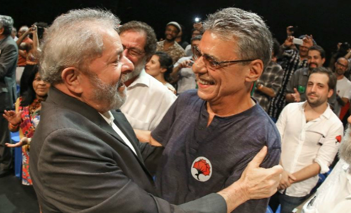 Lula e Chico Buarque durante ato contra o impeachment da então presidente Dilma Rousseff Foto: Ricardo Stuckert/Instituto Lula/