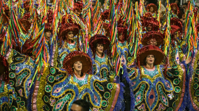 Dragões da Real contou com alas de maracatus e cangaceiros. Foto: Paulo Pinto/LIGASP/Fotos Públicas/ Dragões da Real contou com alas de maracatus e cangaceiros. Foto: Paulo Pinto/LIGASP/Fotos Públicas/