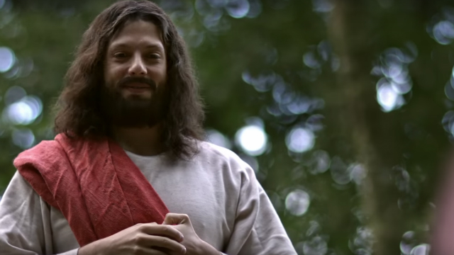 Vídeo causou polêmica entre os seguidores religiosos do grupo. Foto: YouTube/Reprodução/ Vídeo causou polêmica entre os seguidores religiosos do grupo. Foto: YouTube/Reprodução/