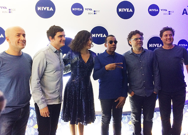 Desde o camarim, momentos antes do show ter início, os artistas já falavam dos vínculos afetivos entre suas carreiras. Foto: Larissa Lins/DP