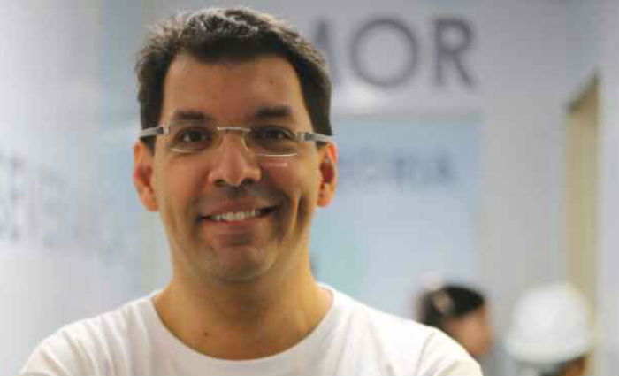 F&aacute;bio Silva mobilizou amigos e desconhecidos e arrecadou uma gigantesca quantidade de donativos para os atingidos pelas enchentes. Foto: Divulga&ccedil;&atilde;o/