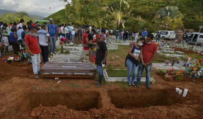 O panorama na capital do departamento de Putumayo é de destruição e dor. Foto : Luis Robayo/AFP/ O panorama na capital do departamento de Putumayo é de destruição e dor. Foto : Luis Robayo/AFP/