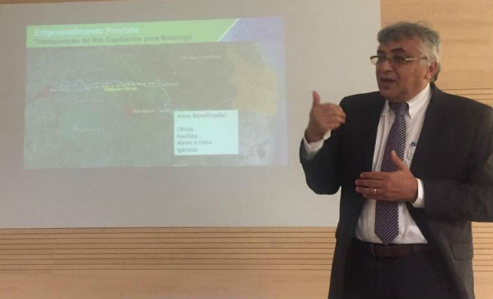 Anúncio foi feito esta tarde pelo diretor técnico e de engenharia da Compesa, Rômulo Aurélio Souza. Foto: Anamaria Nascimento/ DP/ Anúncio foi feito esta tarde pelo diretor técnico e de engenharia da Compesa, Rômulo Aurélio Souza. Foto: Anamaria Nascimento/ DP/